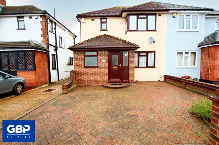 3 Bedroom Semi-Detached House To Rent In St. Andrews Avenue, Hornchurch, RM12