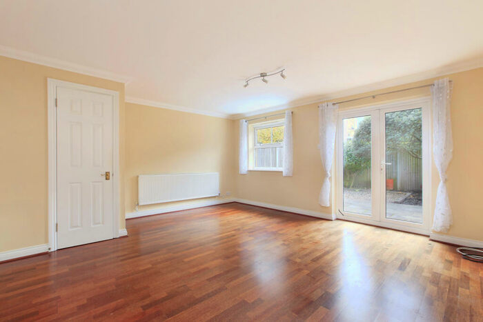 3 Bedroom Terraced House To Rent In Clarence Mews, Clapham South, London, SW12