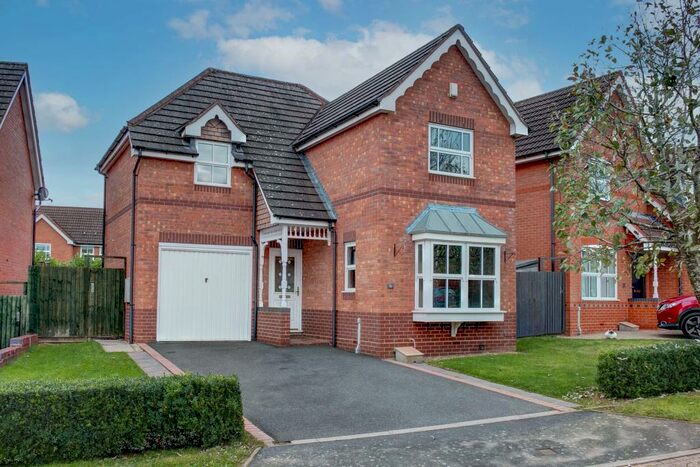3 Bedroom Detached House For Sale In Defford Close, Webheath, Redditch, B97