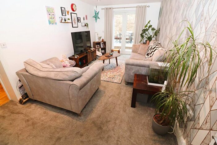 4 Bedroom Semi-Detached House For Sale In College Street, Higham Ferrers, NN10