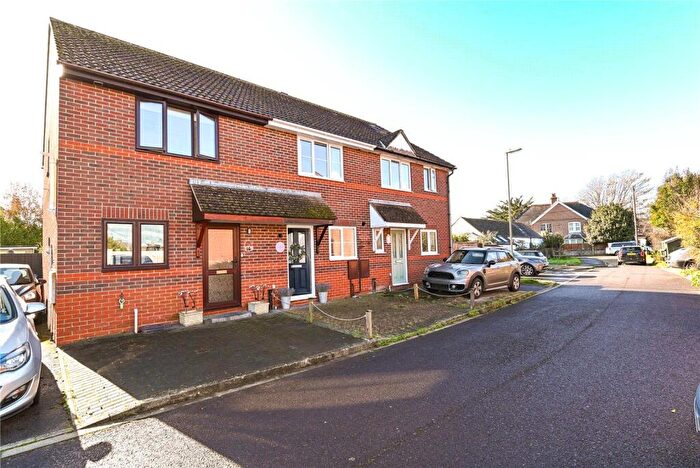 2 Bedroom End Of Terrace House For Sale In Champion Close, Milford On Sea, SO41