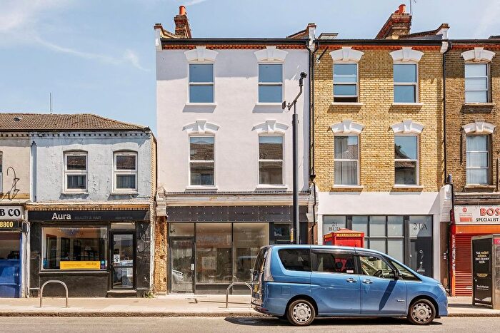 2 Bedroom Flat To Rent In Boston Road, Hanwell, W7