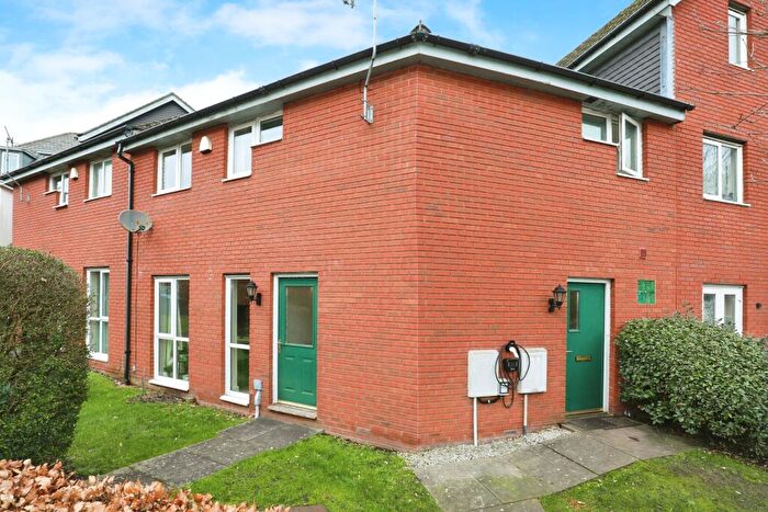 3 Bedroom Town House For Sale In Alderley Rise, Burslem, Stoke-on-trent, ST6