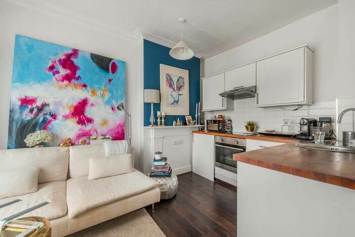 1 Bedroom Flat To Rent In Leinster Gardens, Bayswater, W2