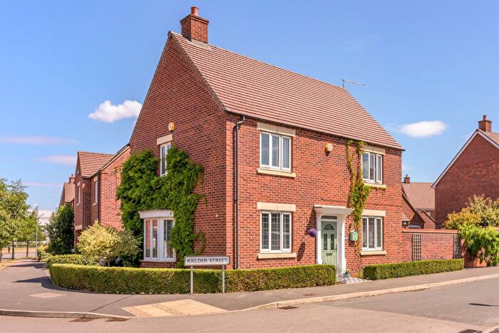 3 Bedroom Detached House For Sale In Kielder Street, Desborough, Kettering, NN14