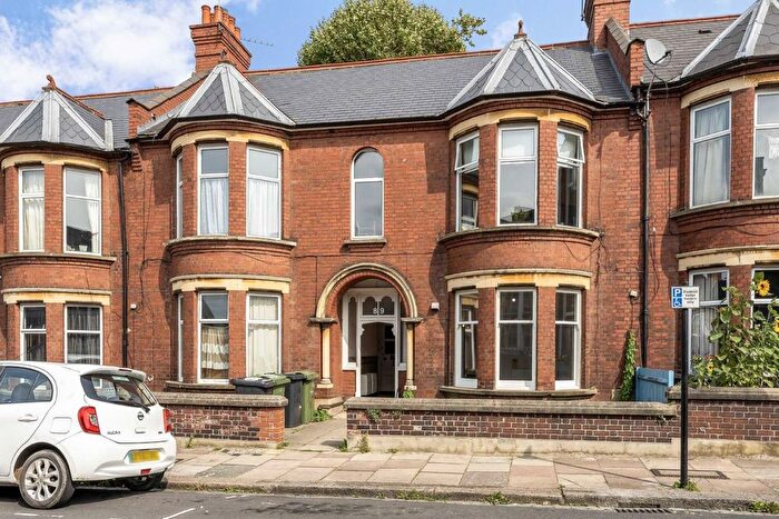 1 Bedroom Flat To Rent In Radbourne Road, Balham, SW12