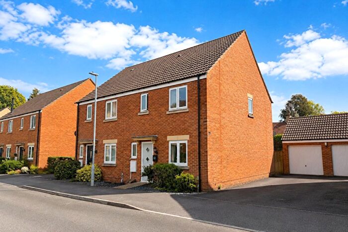 3 Bedroom Semi-Detached House For Sale In Swaledale Road, Warminster, BA12