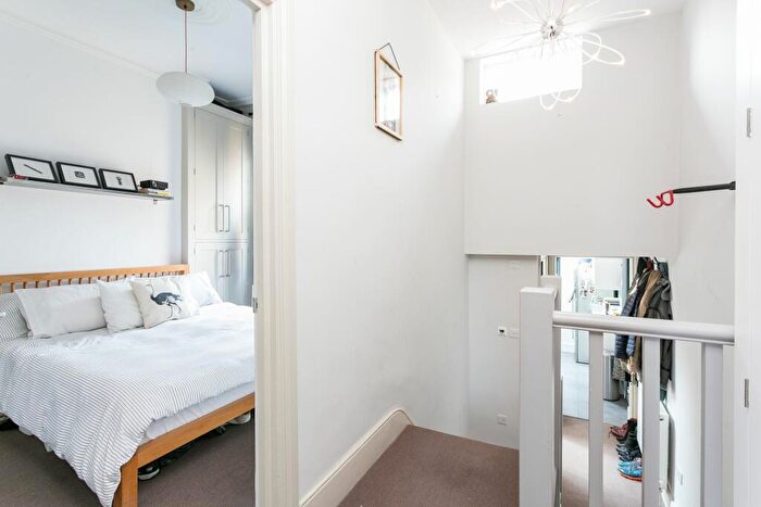 1 Bedroom Flat To Rent In Mosslea Road, London, SE20