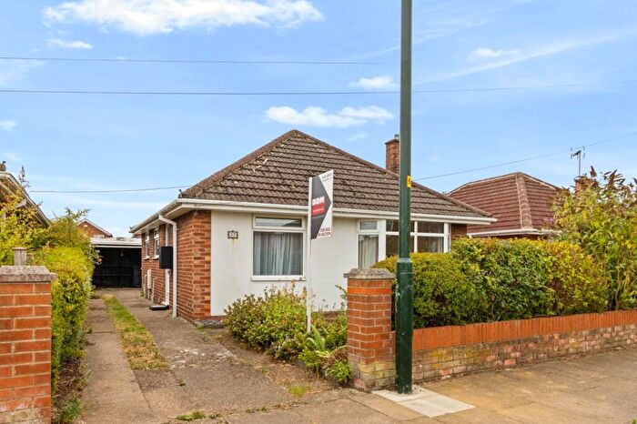 2 Bedroom Bungalow For Sale In Coniston Avenue, Scartho, Grimsby, N.E.Lincolnshire, DN33