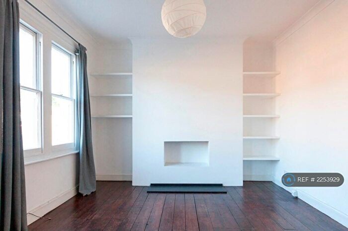 2 Bedroom Maisonette To Rent In Wetherell Road, London, E9
