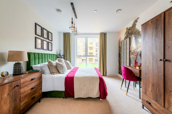 1 Bedroom Apartment For Sale In Park Rise, Sunrise Avenue, Hornchurch, RM12