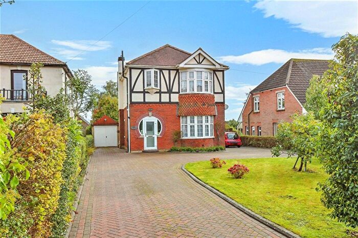 3 Bedroom Detached House For Sale In Portsmouth Road, Horndean, Waterlooville, Hampshire, PO8