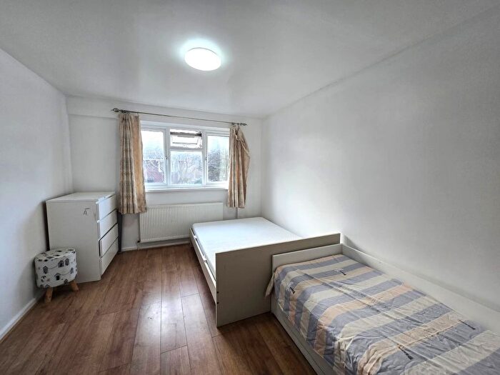 5 Bedroom End Of Terrace House To Rent In Crane Close, Dagenham, RM10