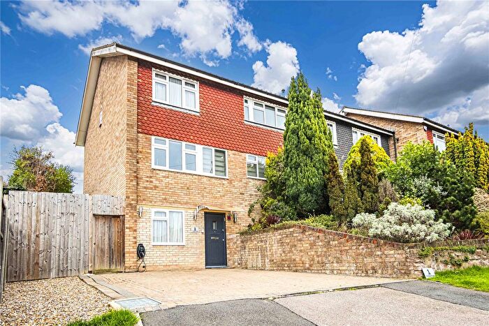 4 Bedroom End Terrace House For Sale In Ivinghoe Road, Bushey, Hertfordshire, WD23