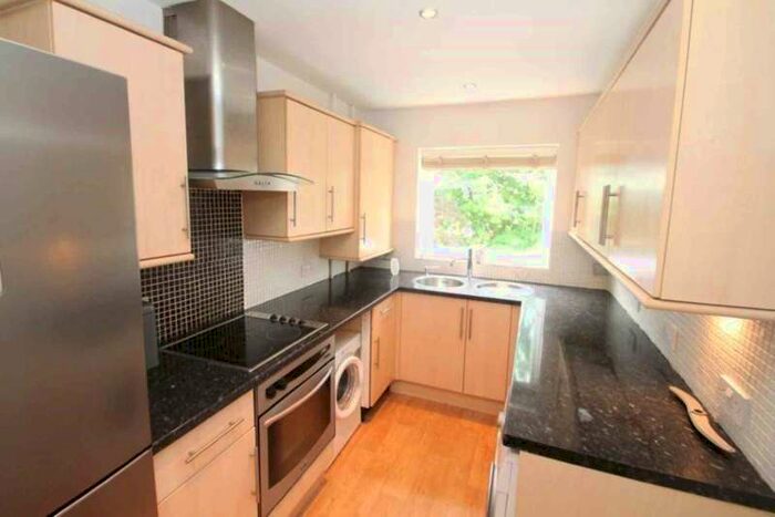 2 Bedroom Apartment To Rent In Old Town, HP2