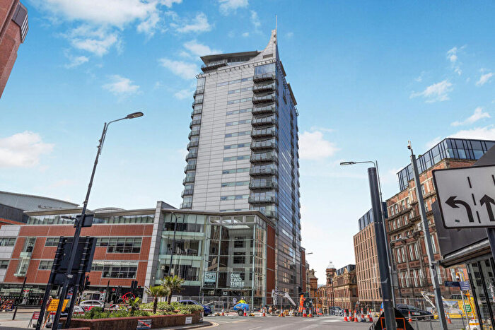 2 Bedroom Flat To Rent In Albion Street, Leeds, West Yorkshire, LS2