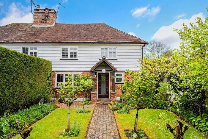3 Bedroom Semi-Detached House For Sale In The Brownings, Edenbridge, TN8