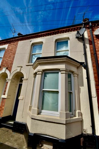 3 Bedroom Terraced House To Rent In Ivy Road, Northampton, NN1