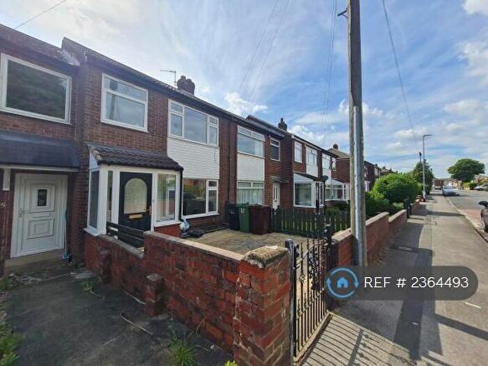 3 Bedroom Terraced House To Rent In Springfield Avenue, Morley, Leeds, LS27