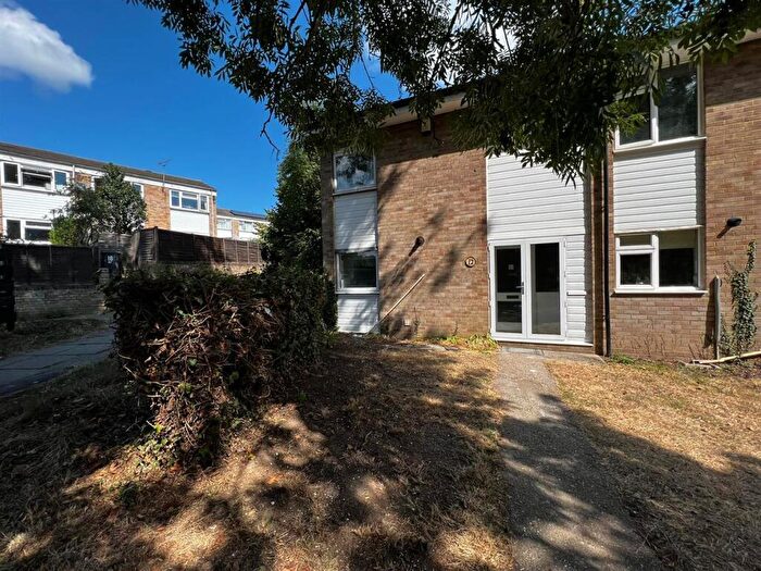 4 Bedroom Semi-Detached House To Rent In Otham Close, Canterbury, CT2