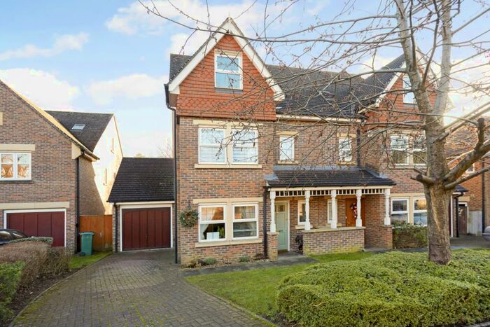 4 Bedroom Semi-Detached House To Rent In Water Mead Chipstead, CR5