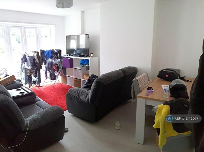 3 Bedroom Semi-Detached House To Rent In Brentfield Gardens, London, NW2