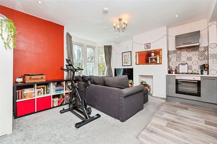2 Bedroom Flat For Sale In St. Johns Lane, Bristol, Avon, BS3