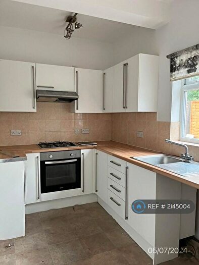 1 Bedroom Flat To Rent In Valkyrie Road, Westcliff-On-Sea, SS0