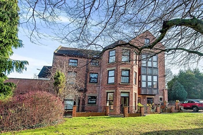 3 Bedroom Flat For Sale In Wentbridge, Pontefract, WF8