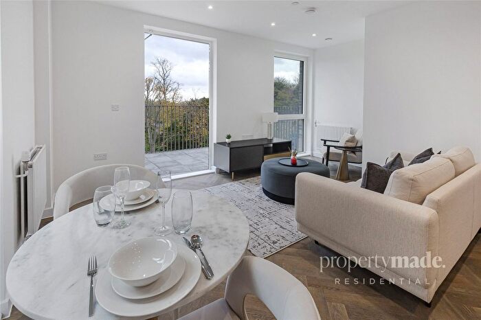 1 Bedroom Flat To Rent In Medawar Drive, London, NW7