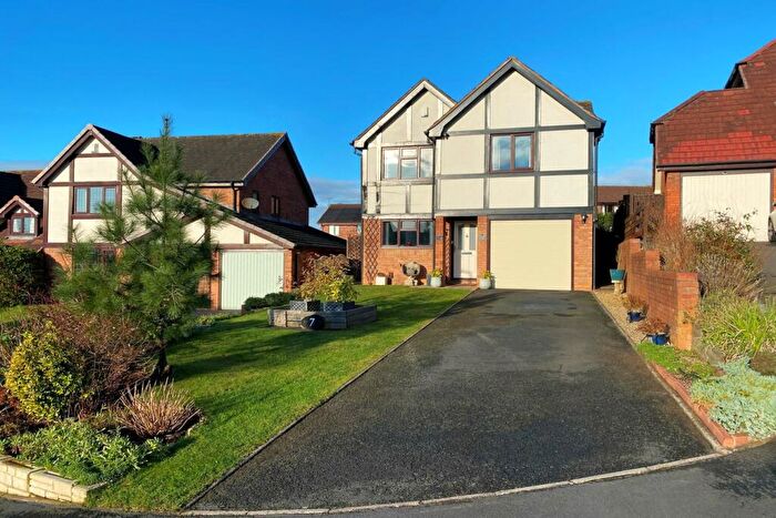 4 Bedroom Detached House For Sale In Hopton Drive, Kidderminster, DY10