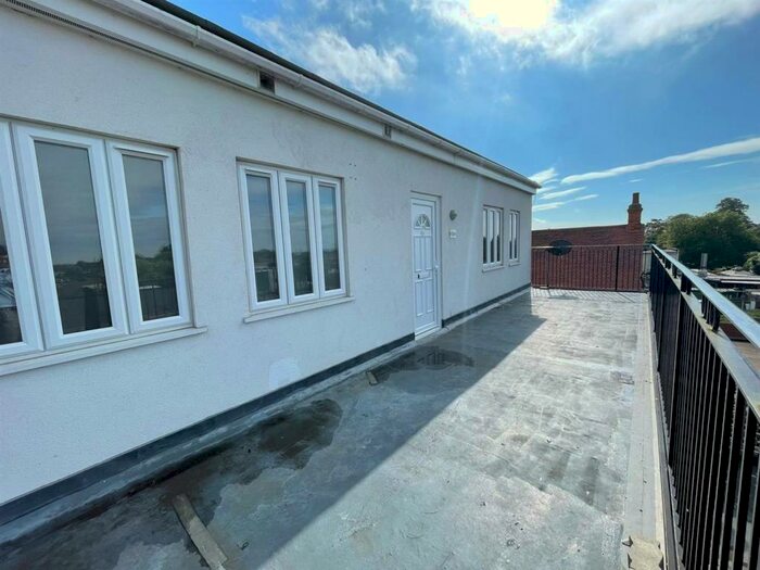 1 Bedroom Flat To Rent In Lampits Hill, Corringham, Stanford-Le-Hope, SS17