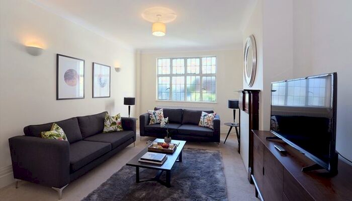 5 Bedroom Apartment To Rent In Lodge Road, St John's Wood, NW8