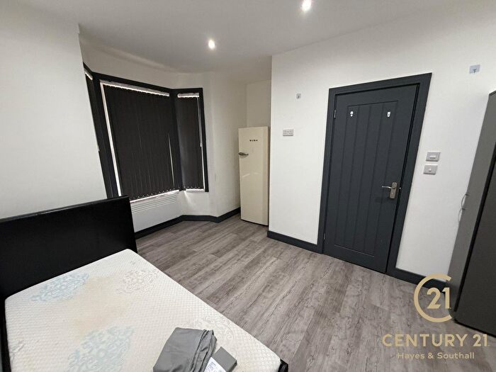 1 Bedroom Studio To Rent In Colham Ave, UB7