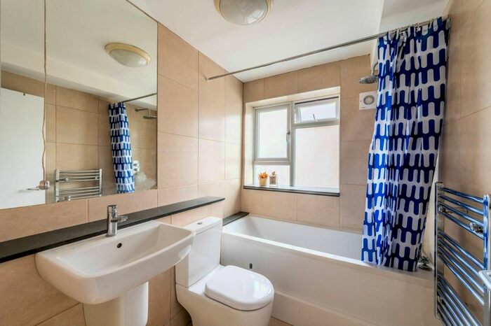 1 Bedroom Flat To Rent In Latimer Road, North Kensington, London, W10