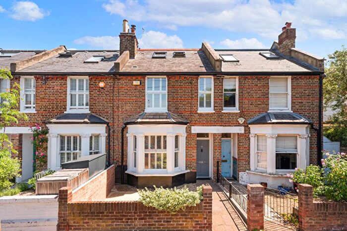 3 Bedroom Terraced House For Sale In Hearne Road, London, W4