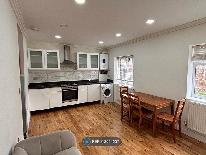 3 Bedroom Maisonette To Rent In Ilford, Ilford, IG1