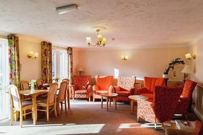 2 Bedroom Retirement Property For Sale In Spalding Court, Chelmsford, CM1
