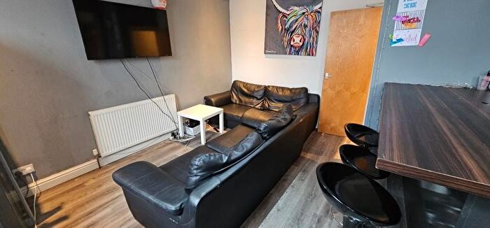 5 Bedroom Terraced House To Rent In Hopewell Place, Hyde Park, Leeds, LS6