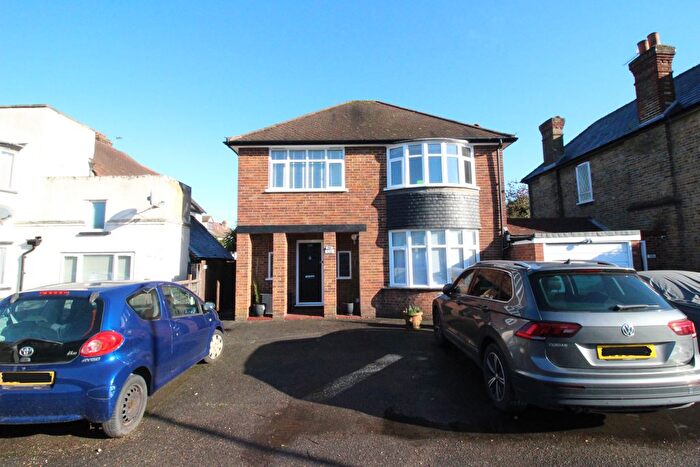 1 Bedroom Maisonette For Sale In Cheam Common Road, Worcester Park, KT4