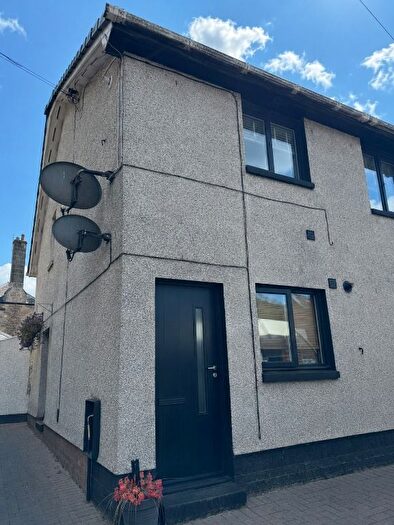 2 Bedroom Flat To Rent In Mungle Street, West Calder, West Lothian, EH55