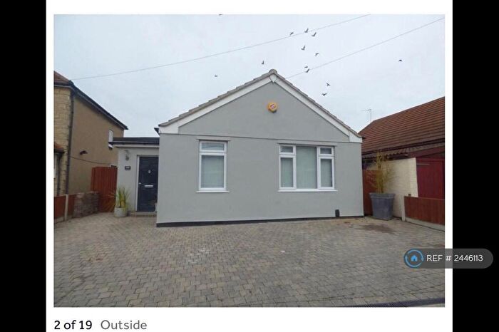 3 Bedroom Detached House To Rent In Cherry Tree Lane, Rainham, RM13