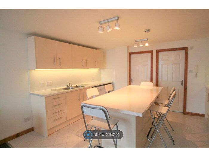 7 Bedroom Terraced House To Rent In Brailsford Road, Fallowfield, M14