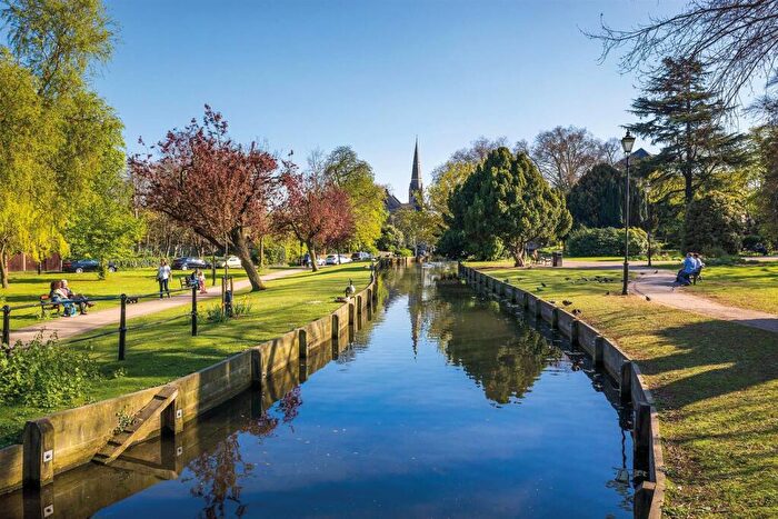 2 Bedroom Apartment For Sale In The Canthook, Old Royal Chace, Enfield, EN2