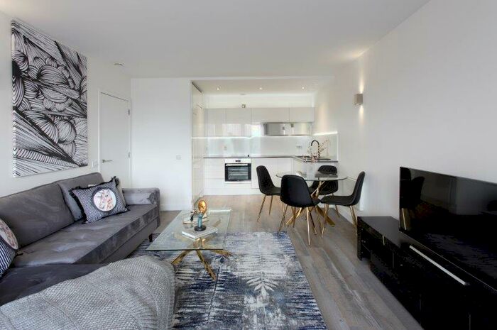 2 Bedroom Apartment To Rent In Skyline Central, Goulden Street, Manchester, M4