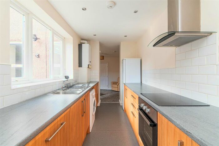 2 Bedroom Flat To Rent In Warwick Street, Heaton, Newcastle Upon Tyne, NE6