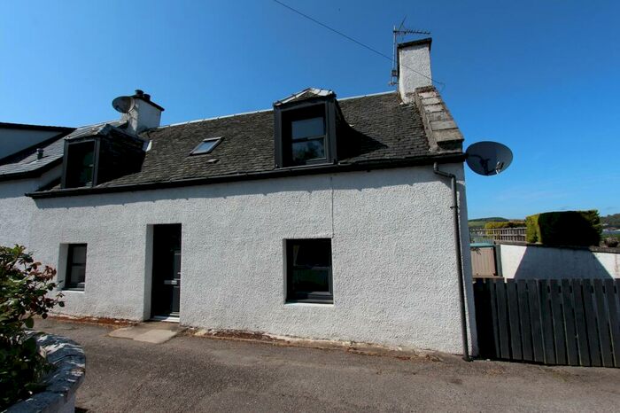 2 Bedroom End Of Terrace House To Rent In Low Street, Clachnaharry, Inverness., IV3