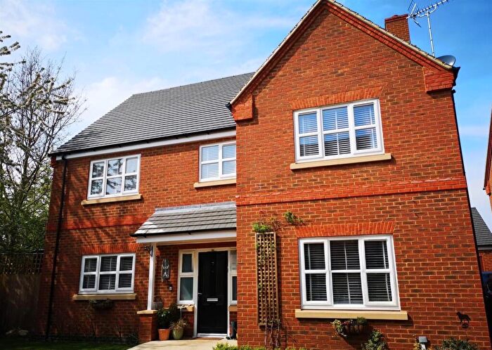 4 Bedroom Detached House For Sale In Meadow Brook, Stoke Hammand, MK17