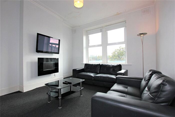 4 Bedroom Flat To Rent In Athenaeum Place, Second Amp; Third Floor, Muswell Hill, London, N10