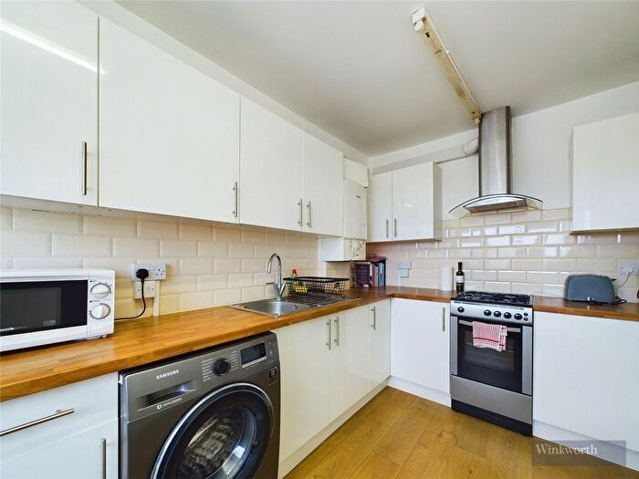 1 Bedroom Flat To Rent In St. Mark's Hill, Surbiton, KT6